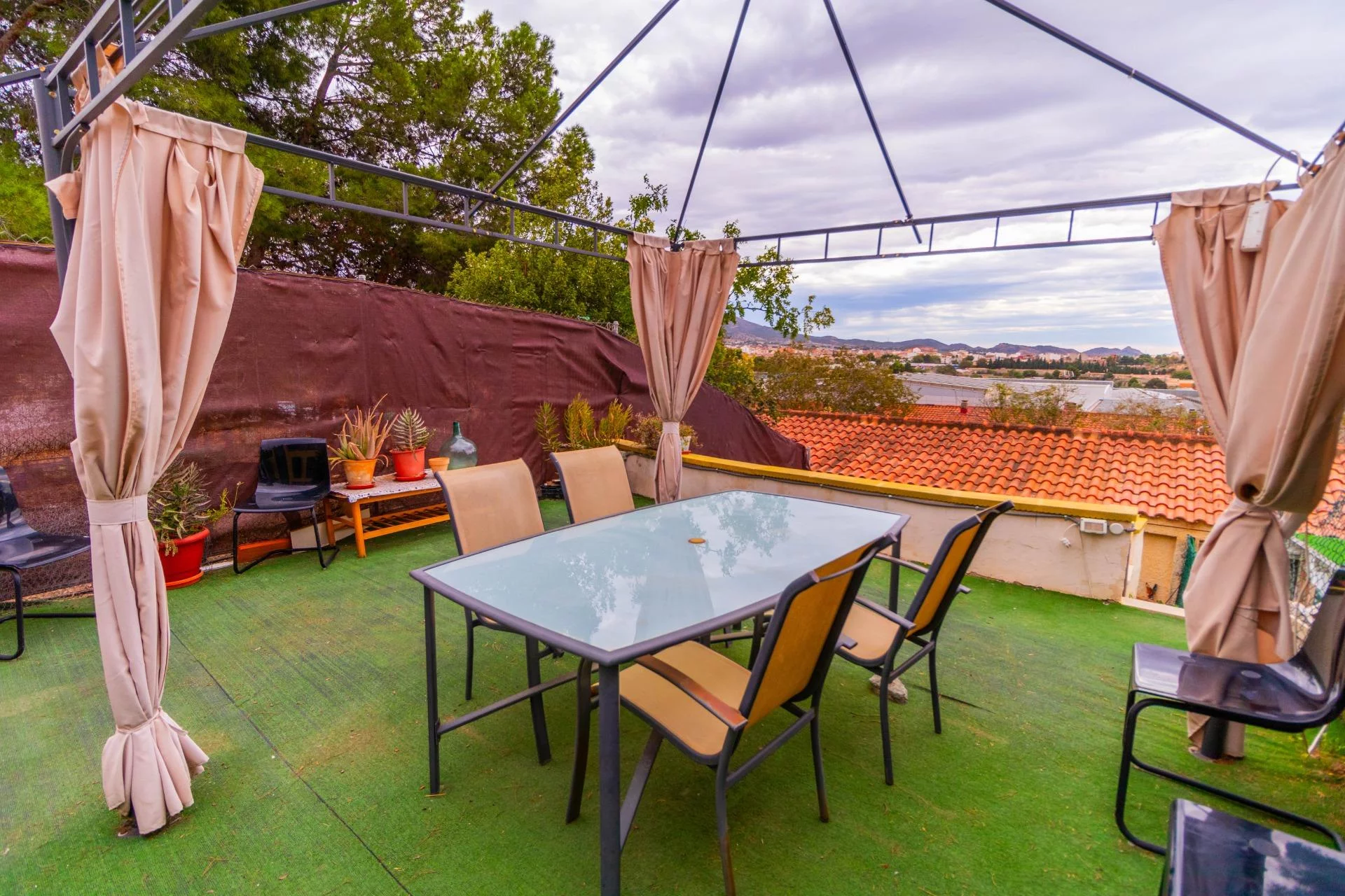 Encantador bungalow en la Torreta, Elda — Foto 5 de 39