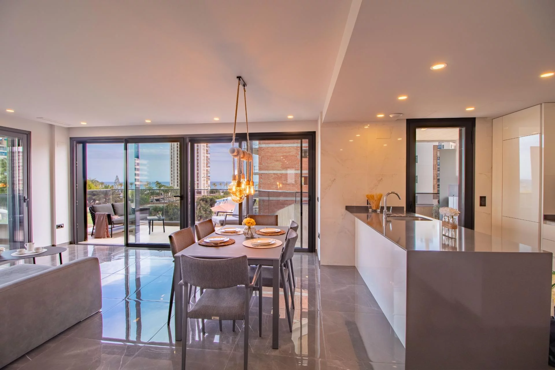 Piso exclusivo con vistas al mar en Alicante (Pau 5) — Foto 2 de 42