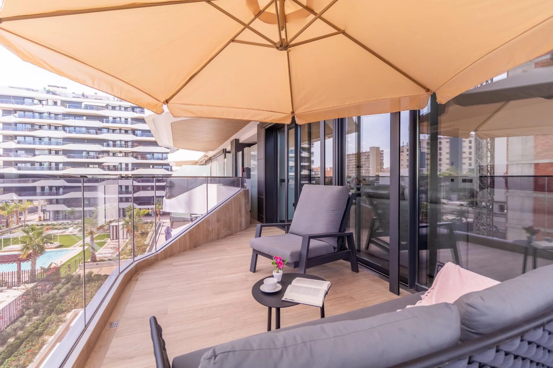 Piso exclusivo con vistas al mar en Alicante (Pau 5) — Foto 3 de 42