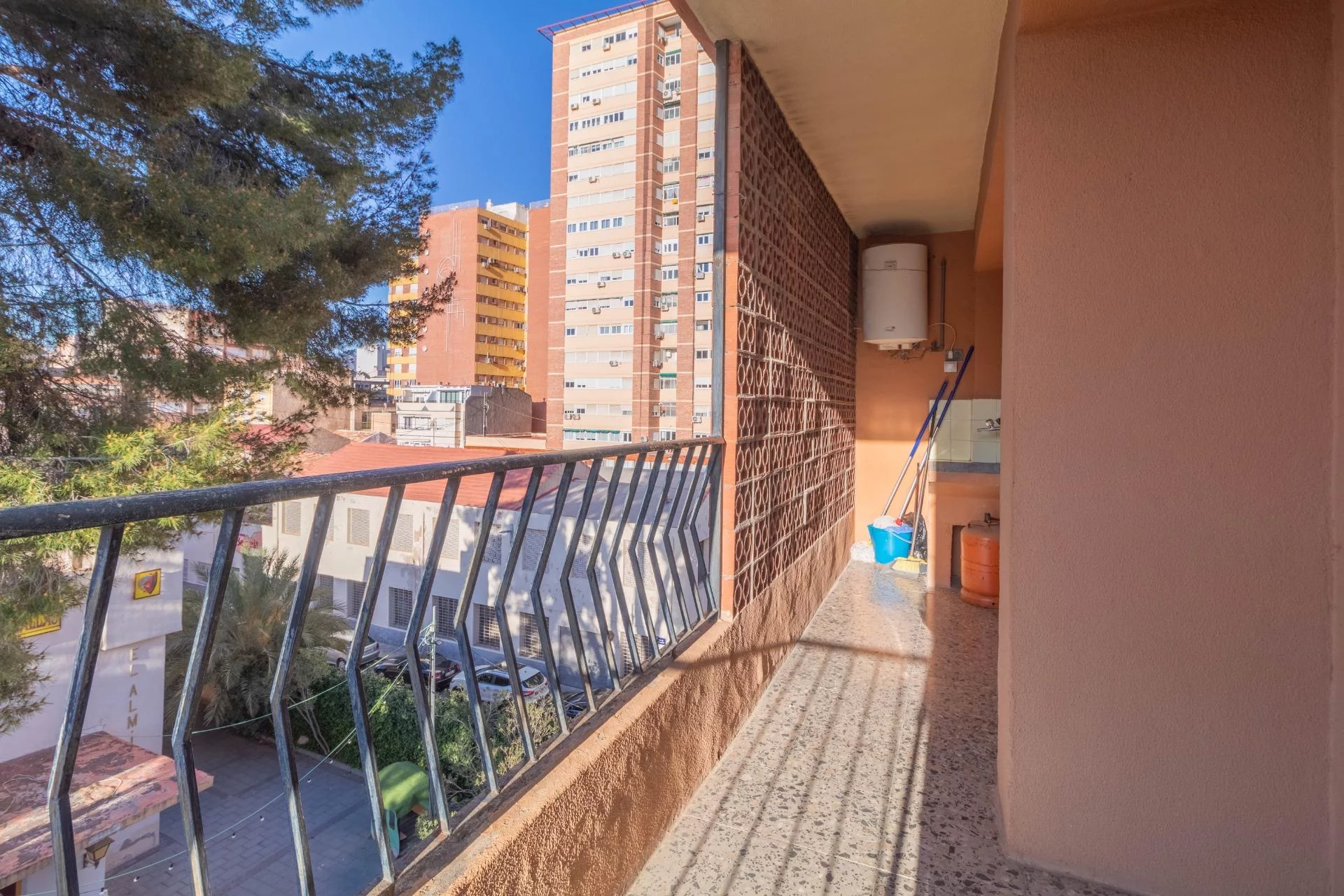 Piso con vistas a Bolón en Elda — Foto 3 de 16