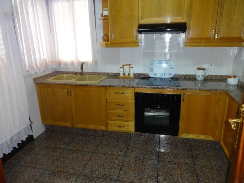 Apartment · 4 bed · 2 baths · 100 m² · Elda — Photo 4 of 14