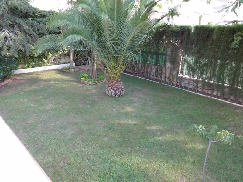 Bungalow · 3 bed · 2 baths · 200 m² · Petrer