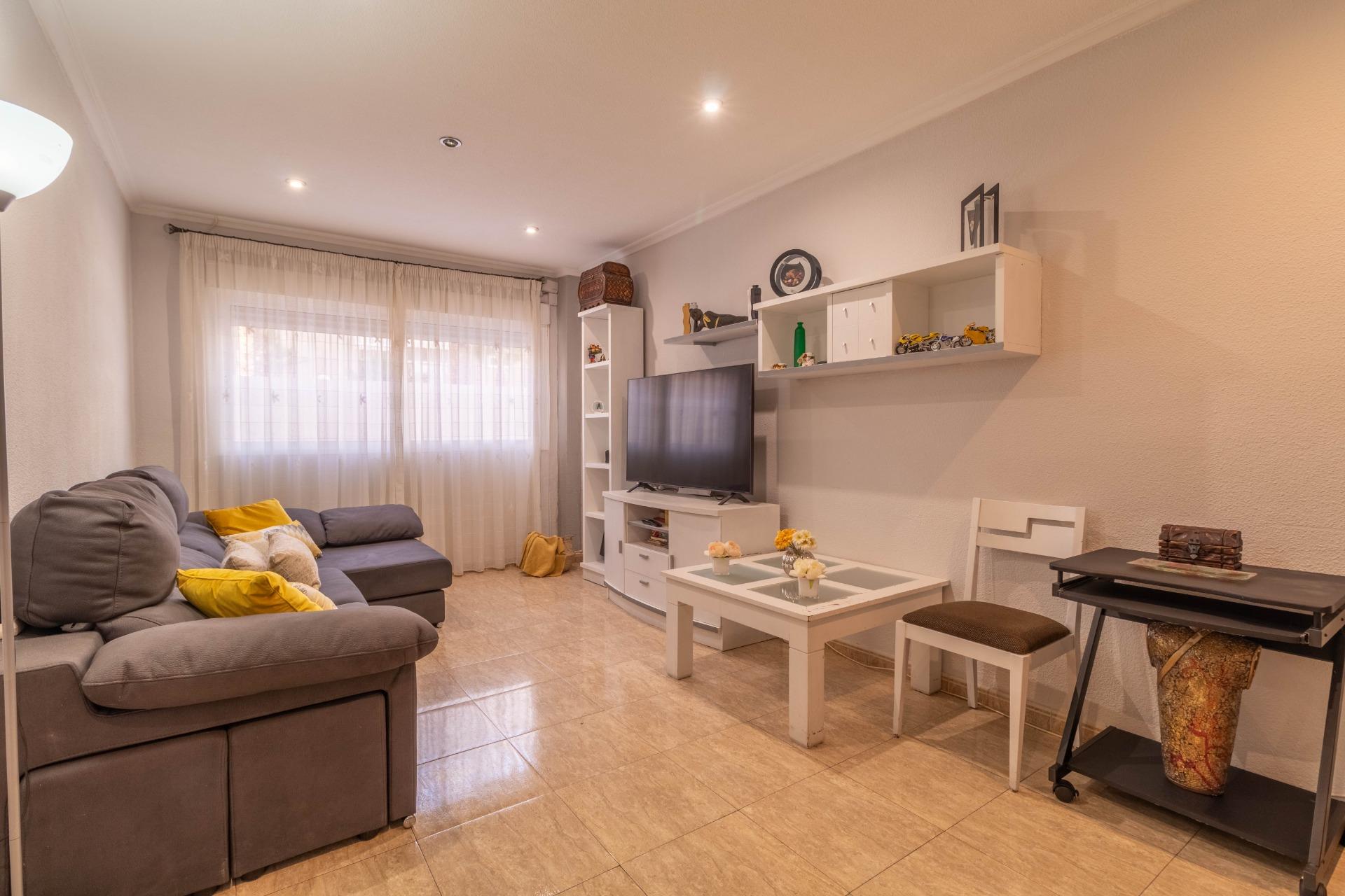 Ground floor apartment for rent in El Campet, Petrer — Photo 2 of 19