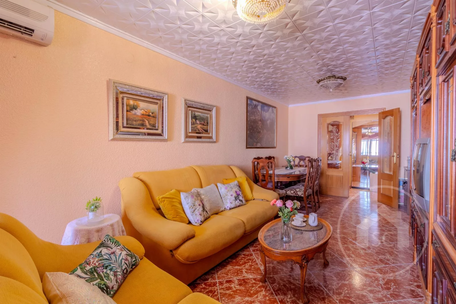 Espacioso Piso con Balcón Acristalado entre Alfonso XIII y Sector 9 — Foto 3 de 13