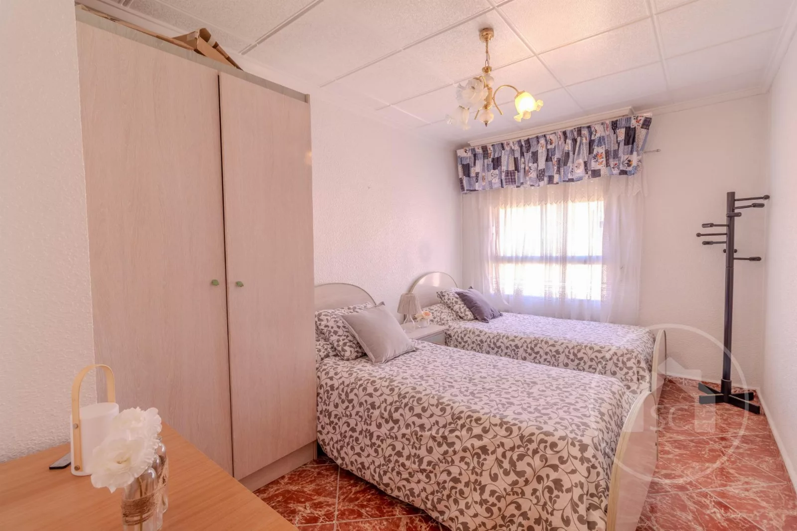 Espacioso Piso con Balcón Acristalado entre Alfonso XIII y Sector 9 — Foto 5 de 13