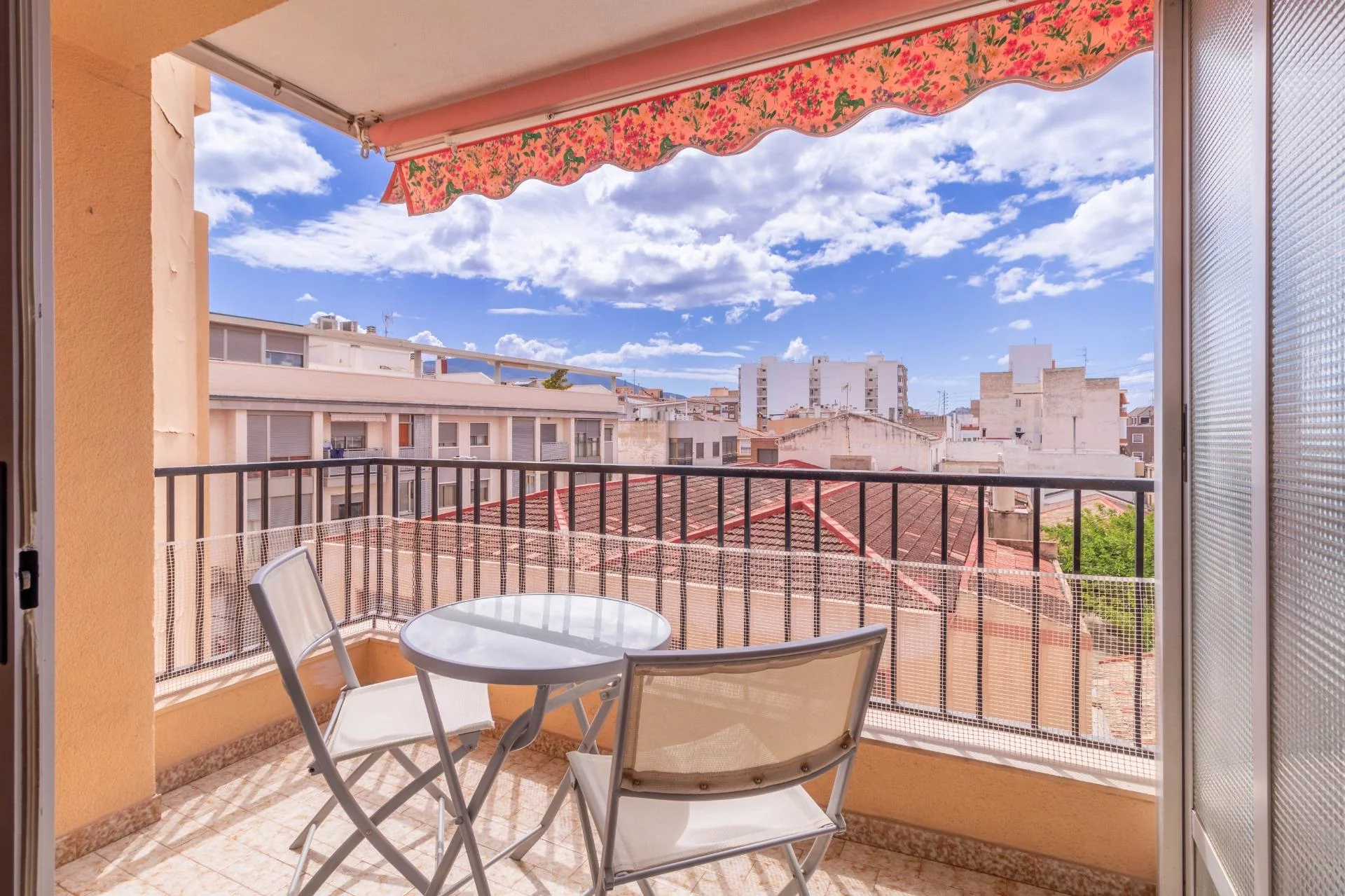 Piso con vistas en Avenida de Madrid, Petrer — Foto 2 de 16