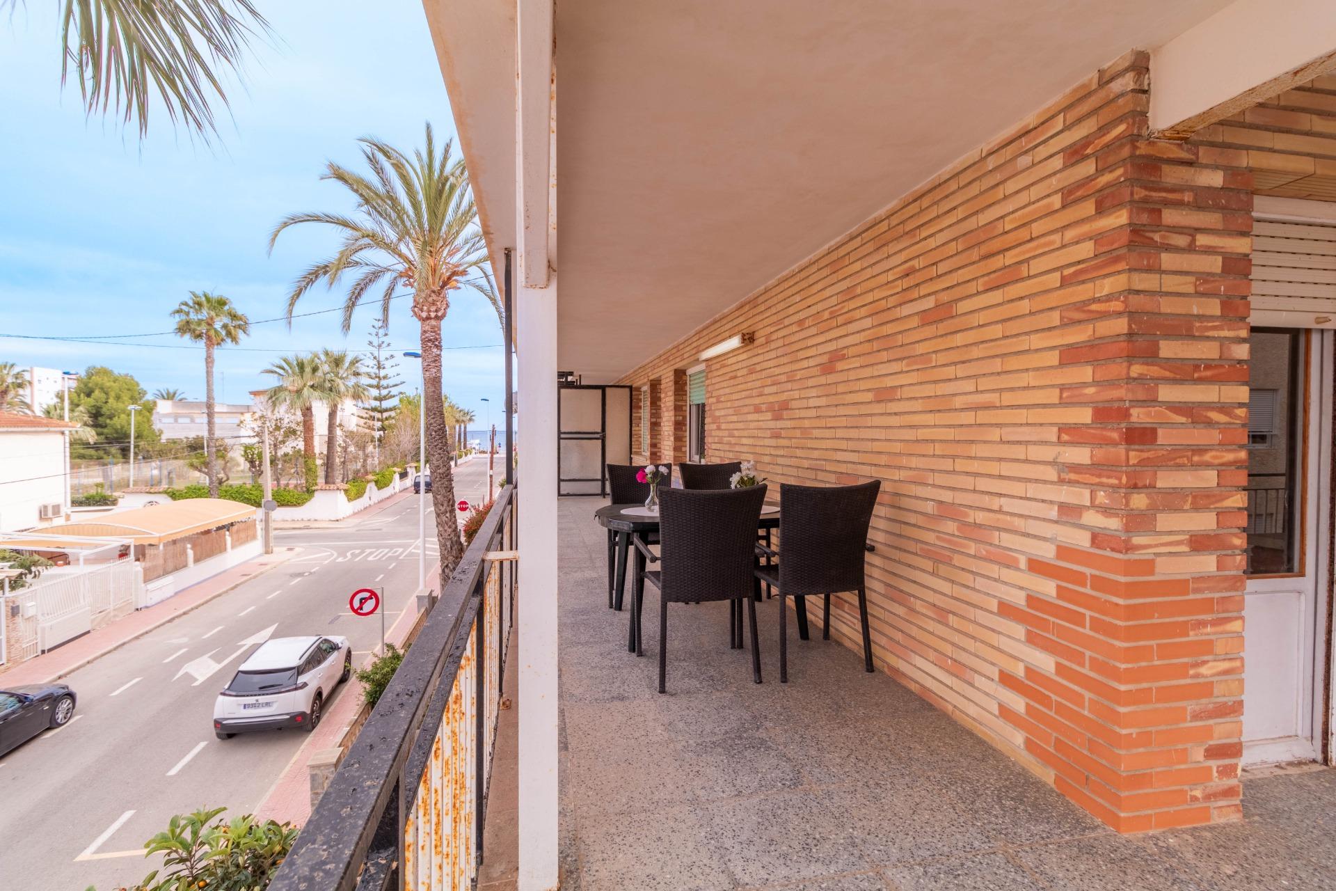 Coastal Corner Apartment in Santa Pola