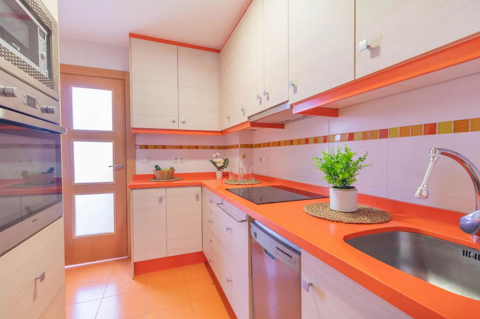 Piso Moderno en Avenida Reina Victoria — Foto 4 de 16