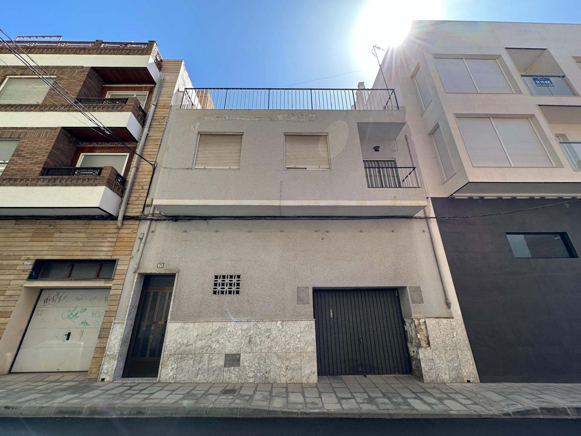 House · 5 bed · 2 baths · 278 m² · Elda