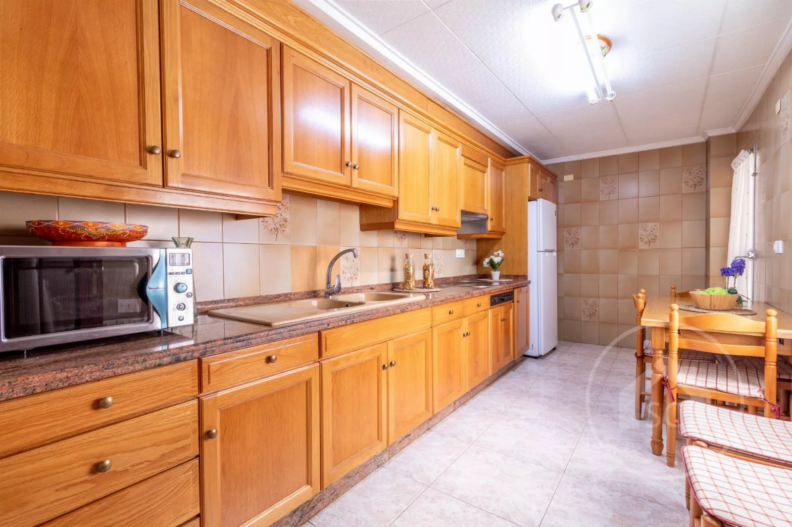 Amplia Casa Independiente cerca de la Iglesia Inmaculada — Foto 2 de 20