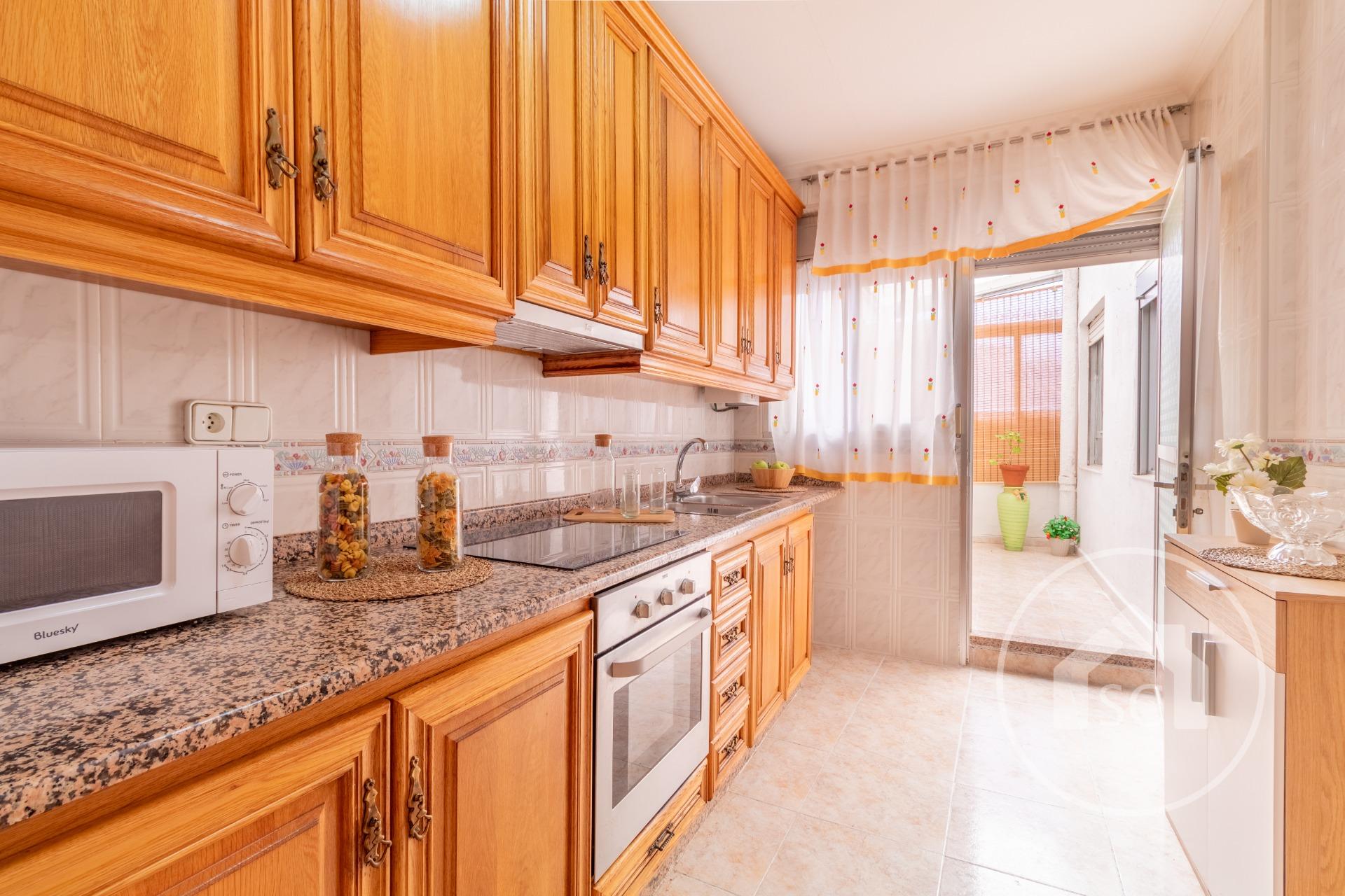 Apartment · 3 bed · 1 bath · 90 m² · Petrer