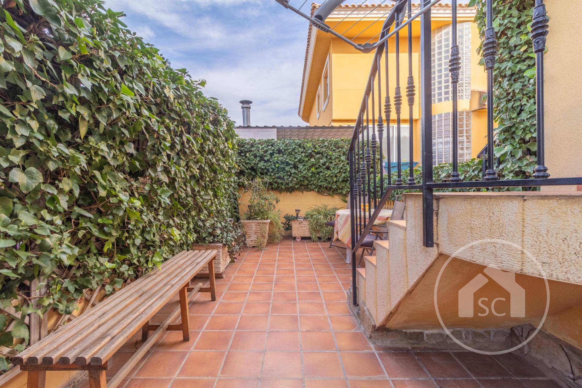 Villa for sale in Molineta, Petrer — Photo 2 of 55