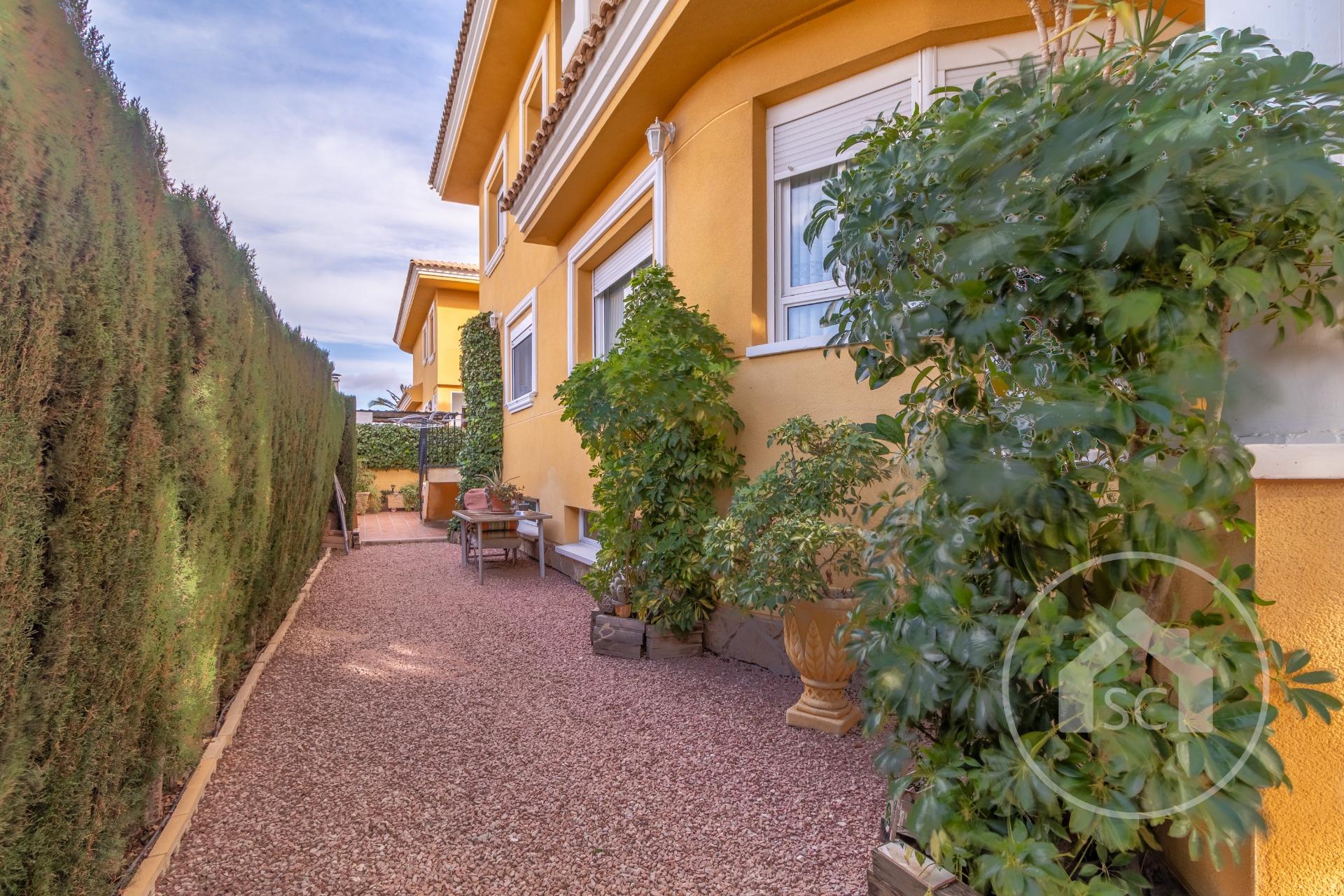 Villa for sale in Molineta, Petrer — Photo 3 of 55