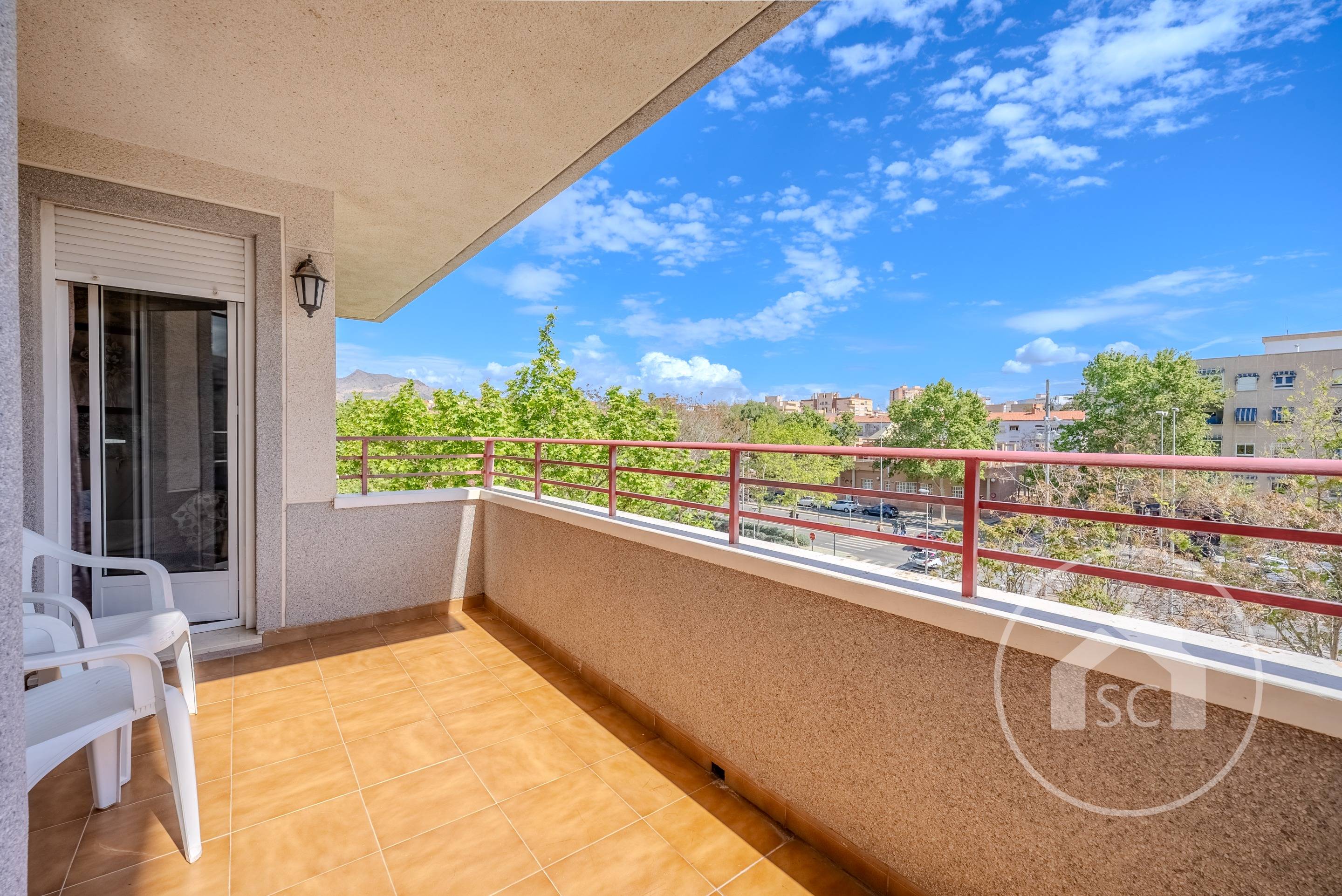 Apartment · 4 bed · 2 baths · 100 m² · Elda