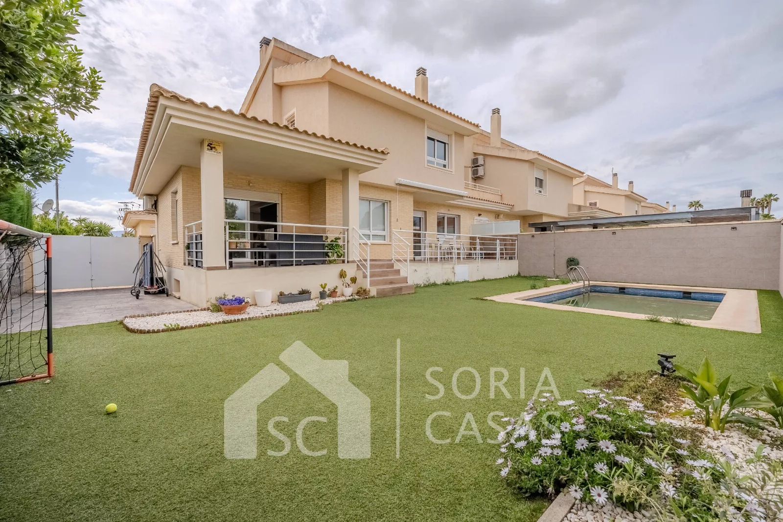 Bungalow · 5 bed · 3 baths · 230 m² · Elda