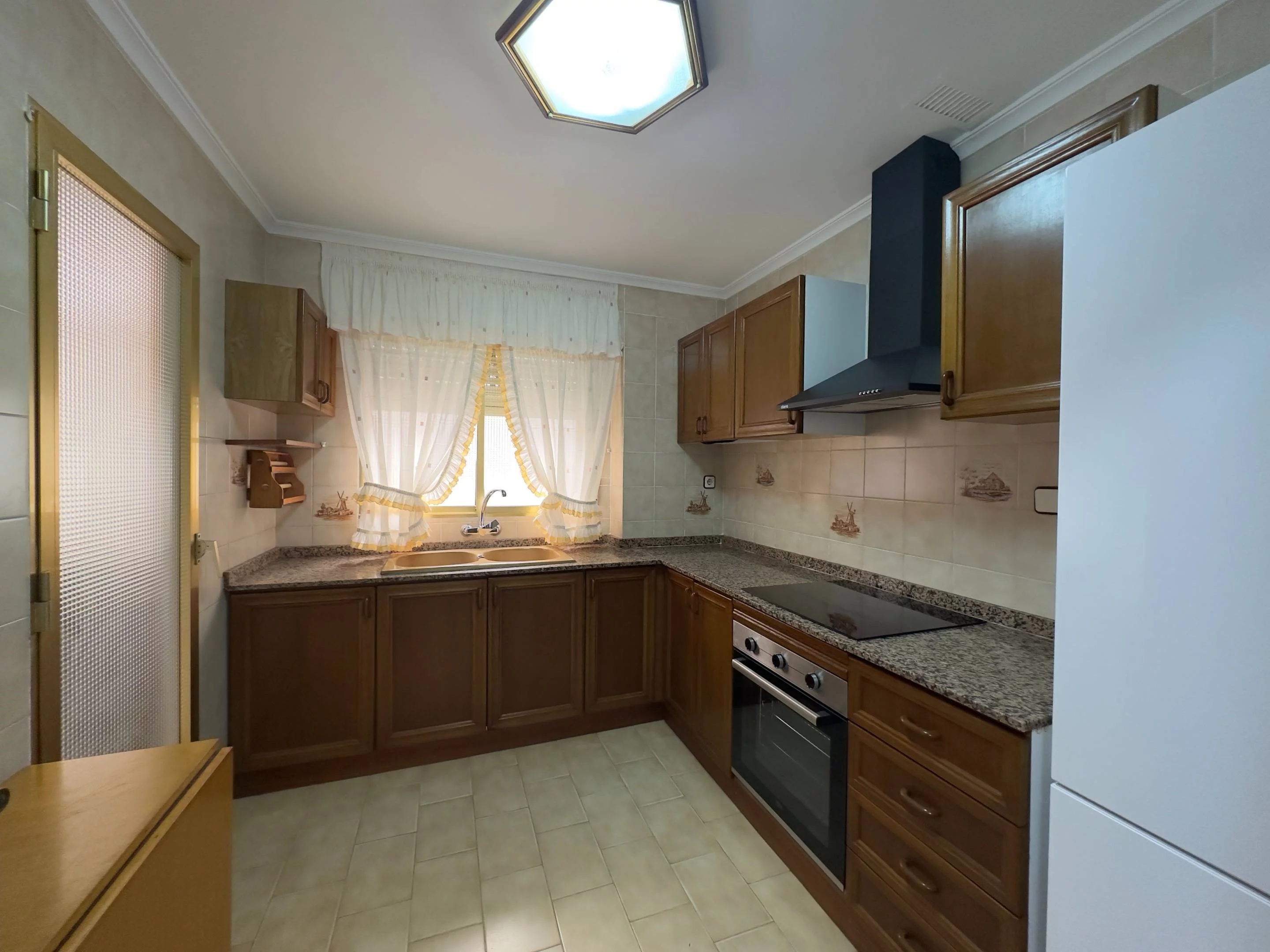 Apartment for rent in Cruz roja, Elda — Photo 2 of 14