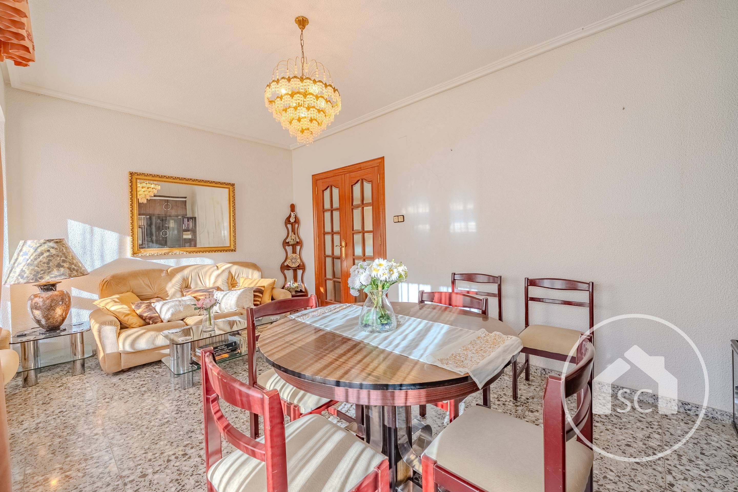 Piso amplio y bien conservado en Gran Avenida (Elda) — Foto 3 de 19