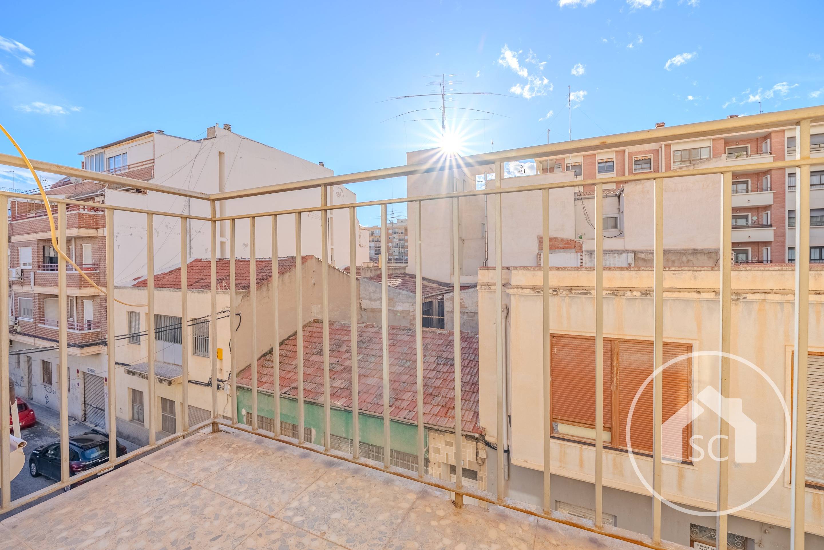 Piso amplio y bien conservado en Gran Avenida (Elda) — Foto 5 de 19