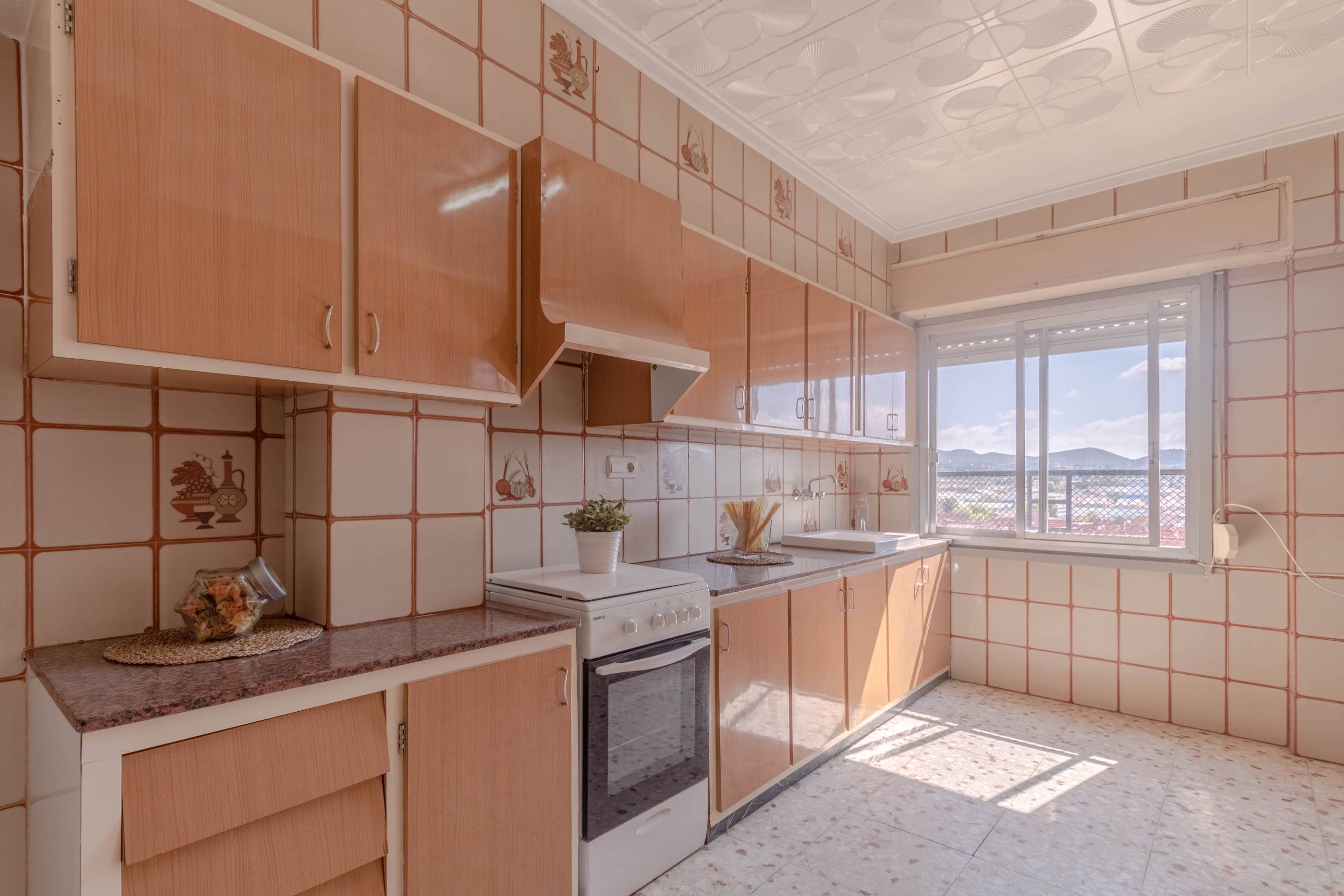 Piso con ascensor y vistas panorámicas en Elda