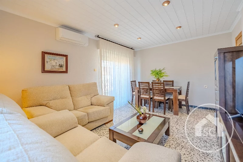 Piso exterior en esquina con 4 habitaciones y trastero