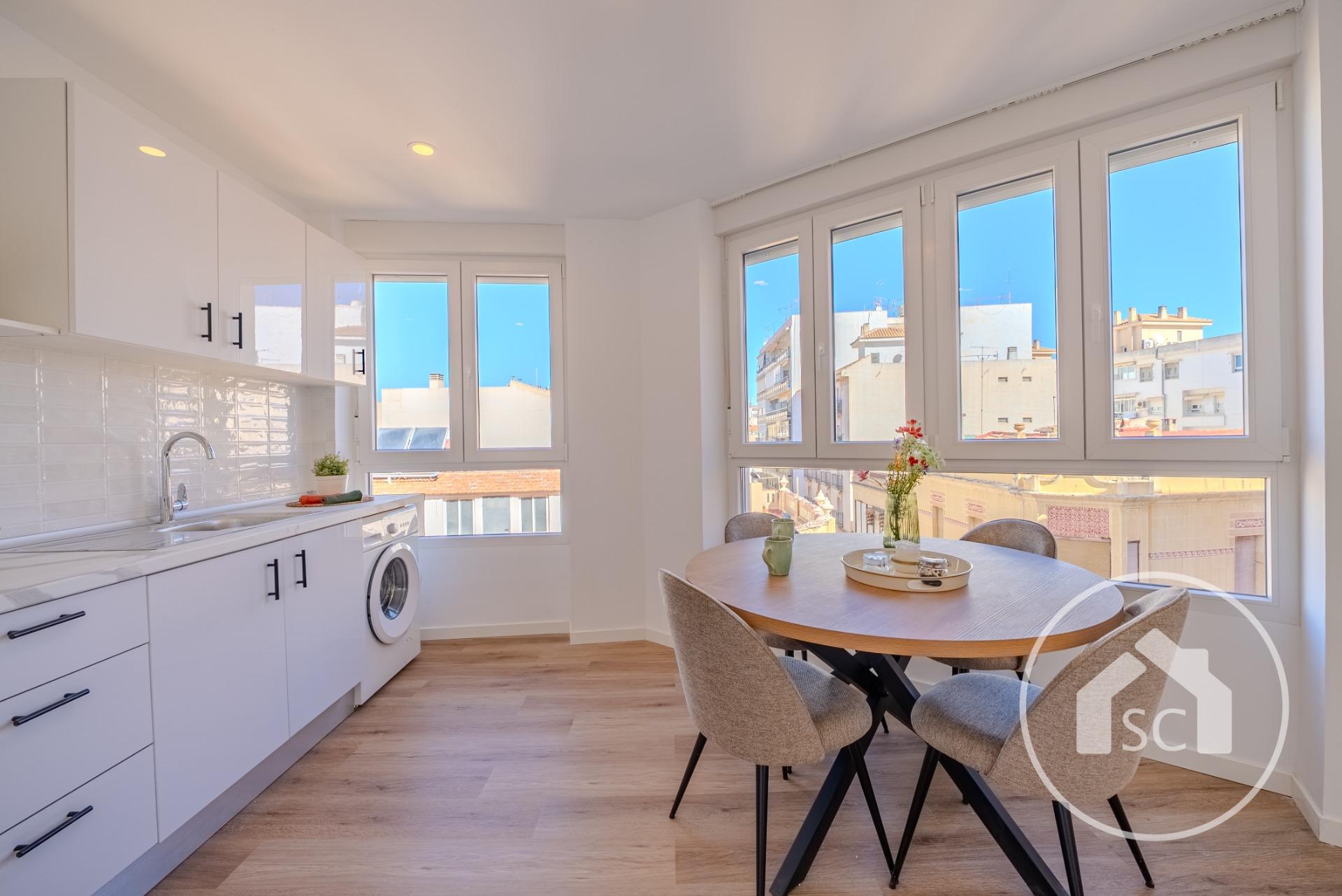 Estudio reformado con mucha luz en pleno centro de Elda — Foto 2 de 13