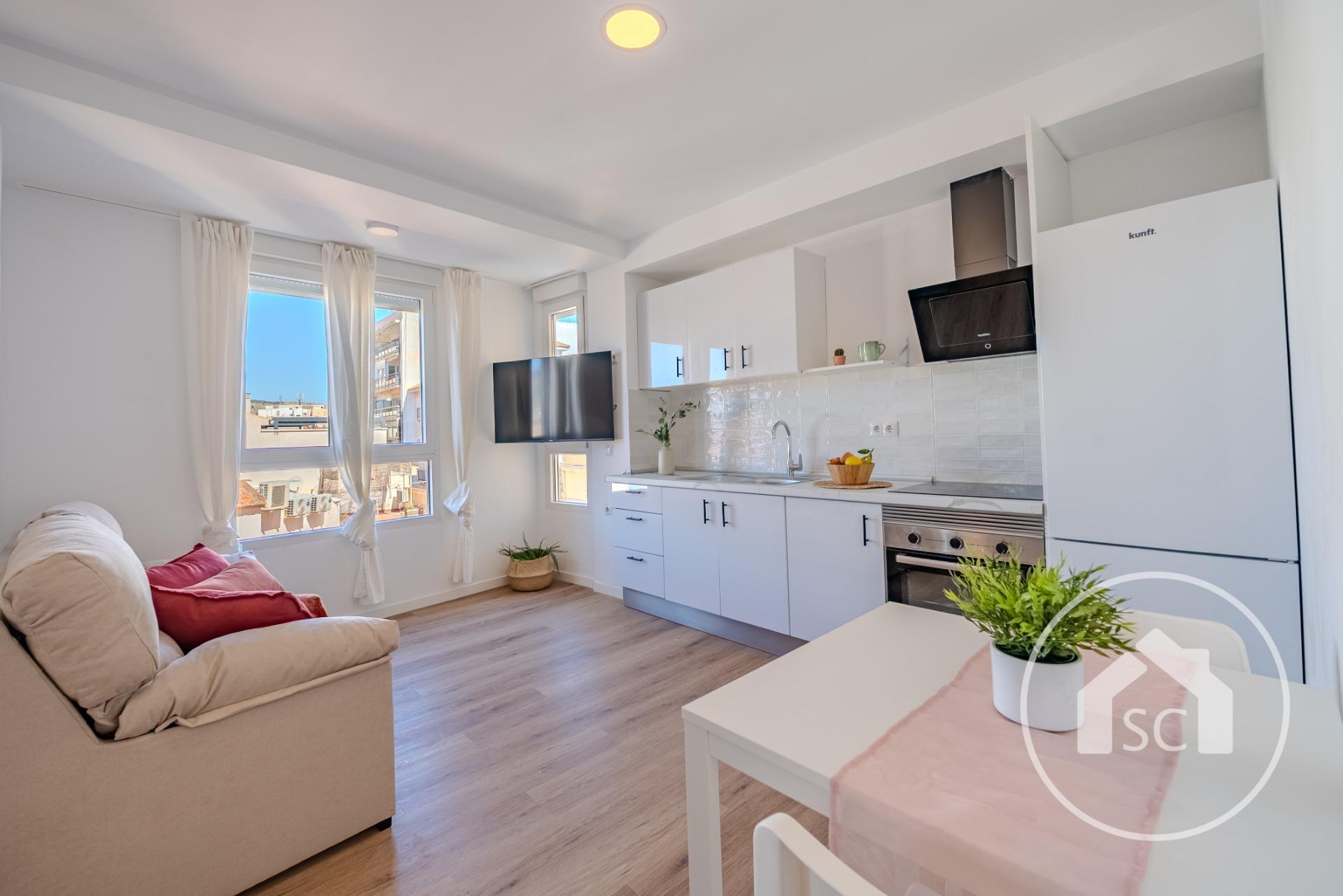 Estudio reformado con terraza en el centro de Elda — Foto 3 de 11