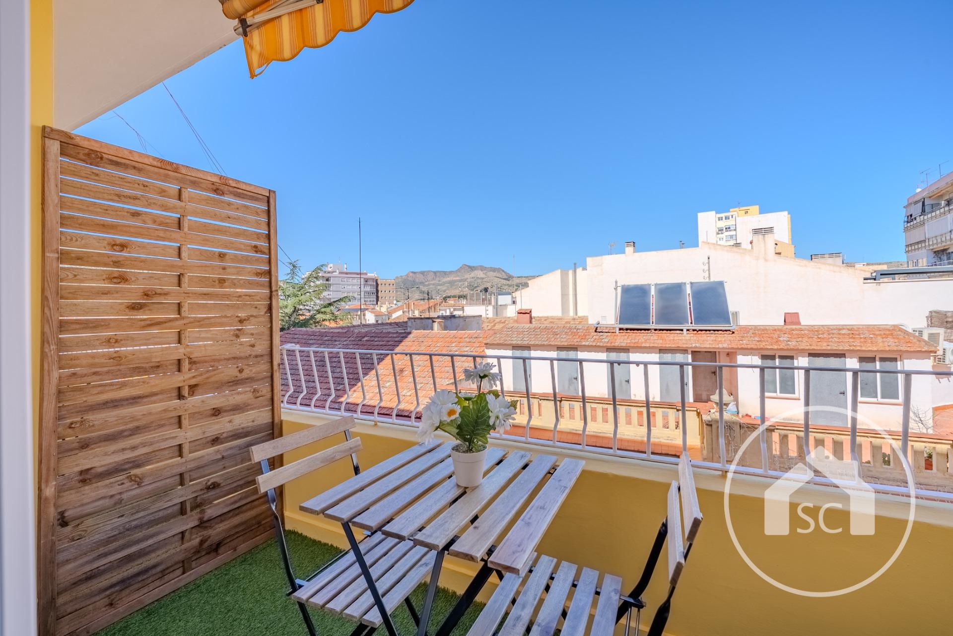 Estudio reformado con terraza en el centro de Elda — Foto 5 de 11