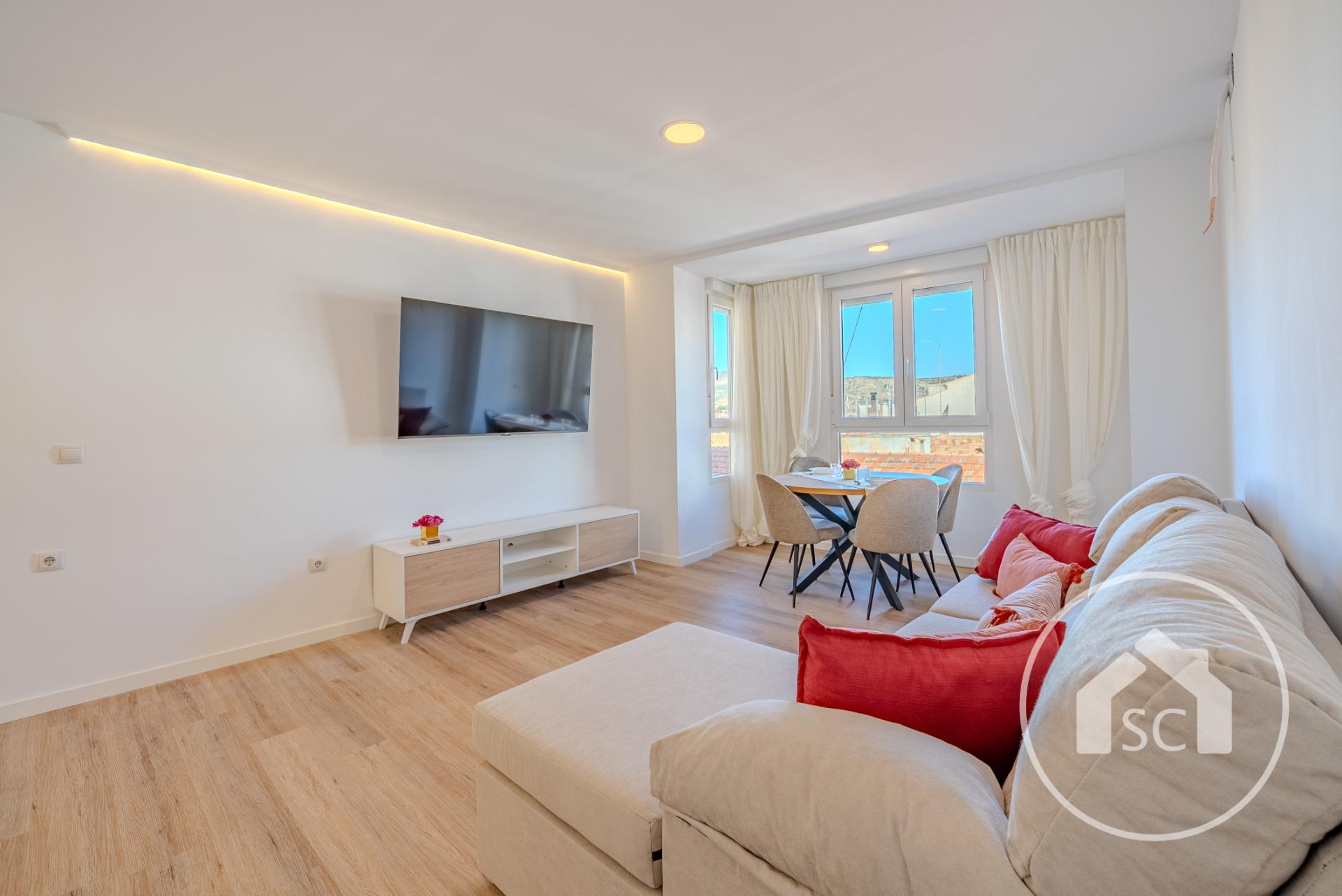 Apartamento reformado con mucha luz en pleno centro de Elda — Foto 3 de 14