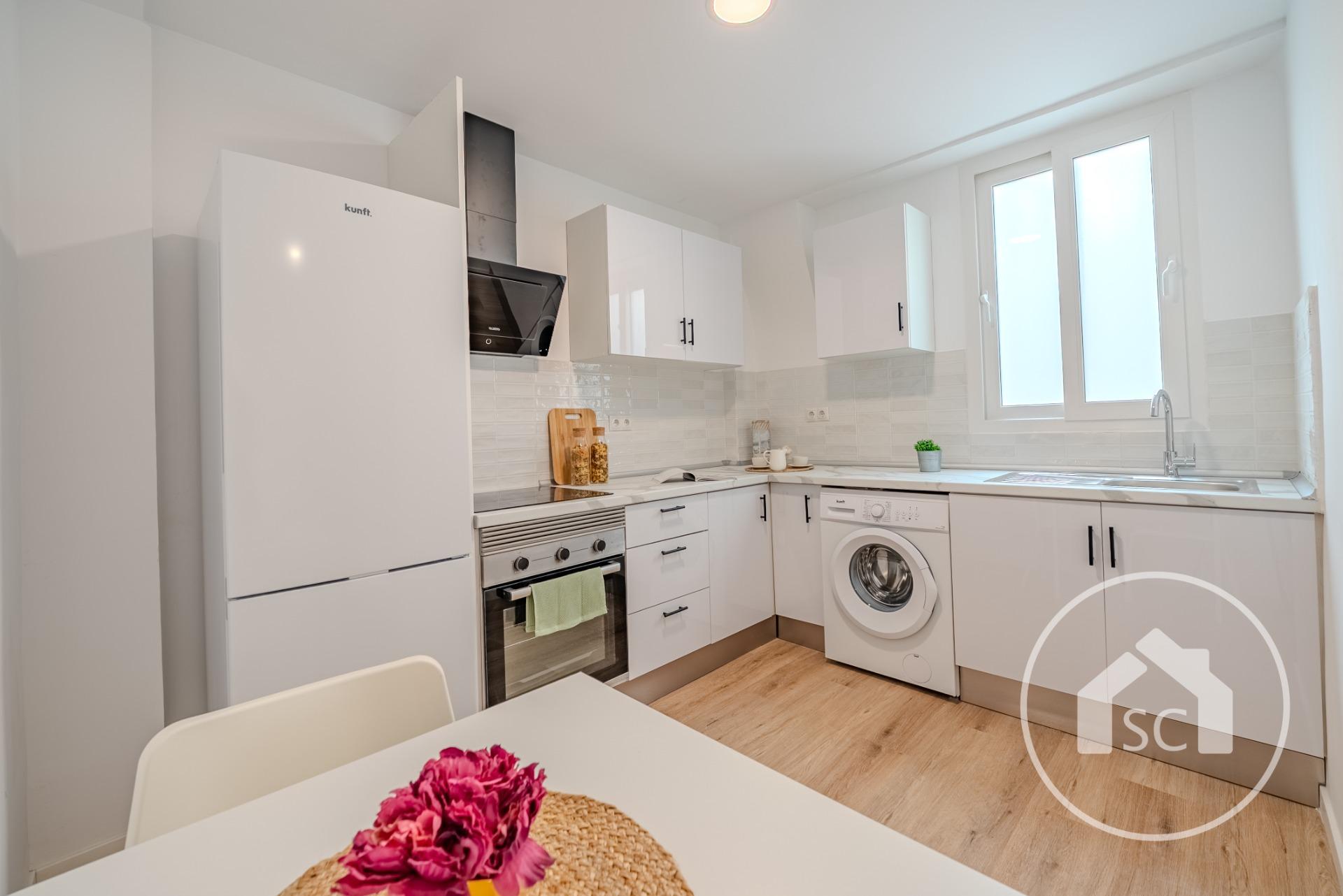 Estudio reformado con mucha luz en pleno centro de Elda — Foto 3 de 12