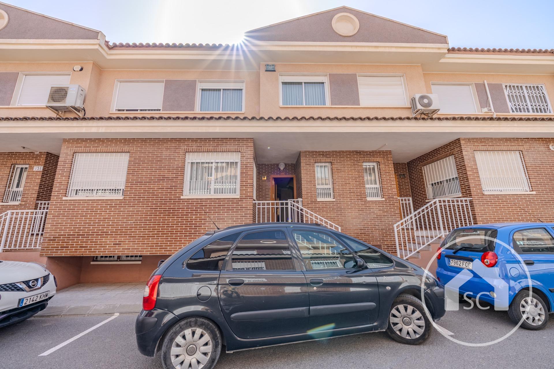Bungalow · 4 bed · 2 baths · 140 m² · Petrer