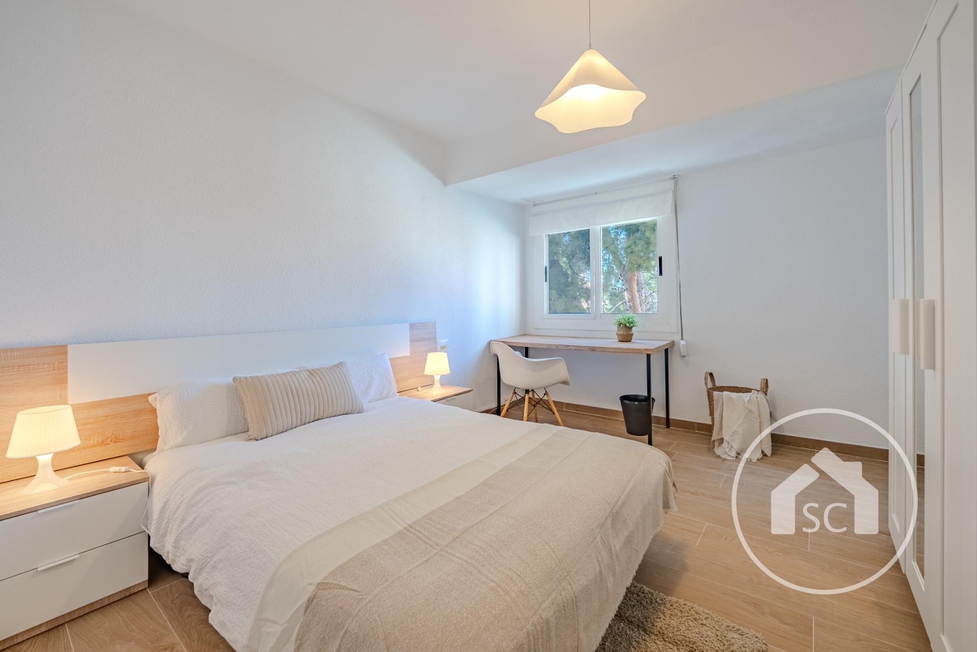 Room · 1 bed · 2 baths · 15 m² · Elda