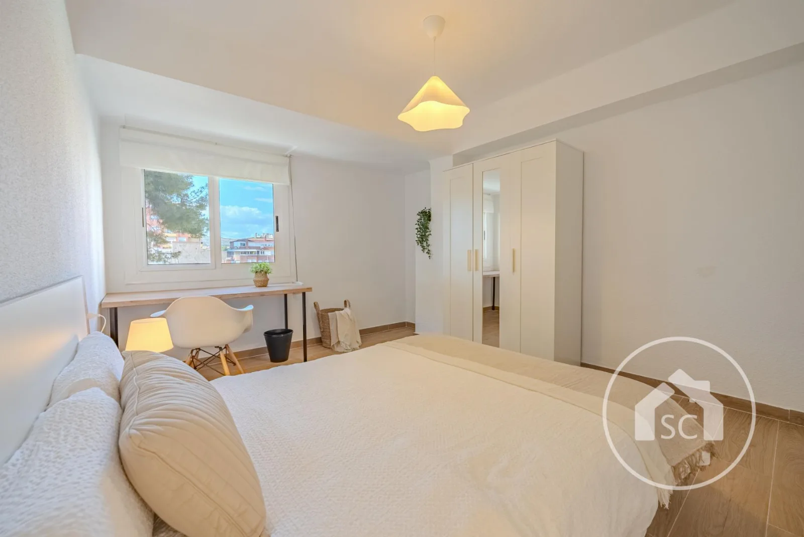 Room · 1 bed · 2 baths · 15 m² · Elda — Photo 4 of 10