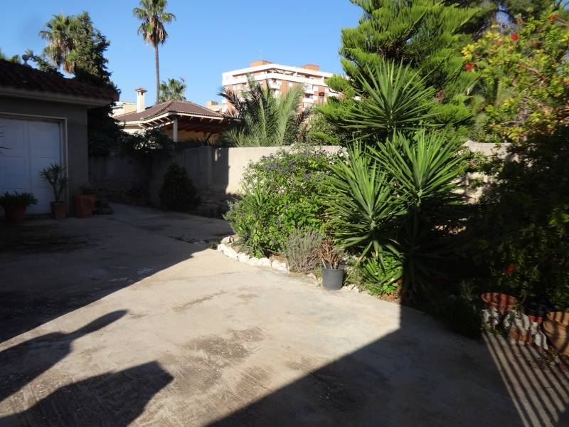 Villa · 5 bed · 3 baths · 350 m² · Elda — Photo 5 of 17