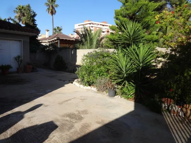 Villa · 5 bed · 3 baths · 350 m² · Elda — Photo 5 of 17