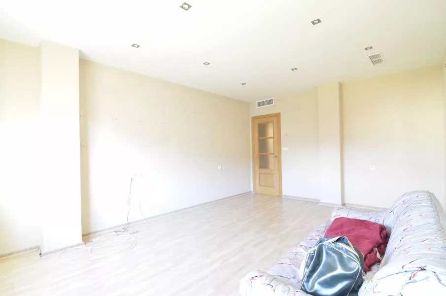 Apartment · 3 bed · 2 baths · 100 m² · Elda — Photo 3 of 14