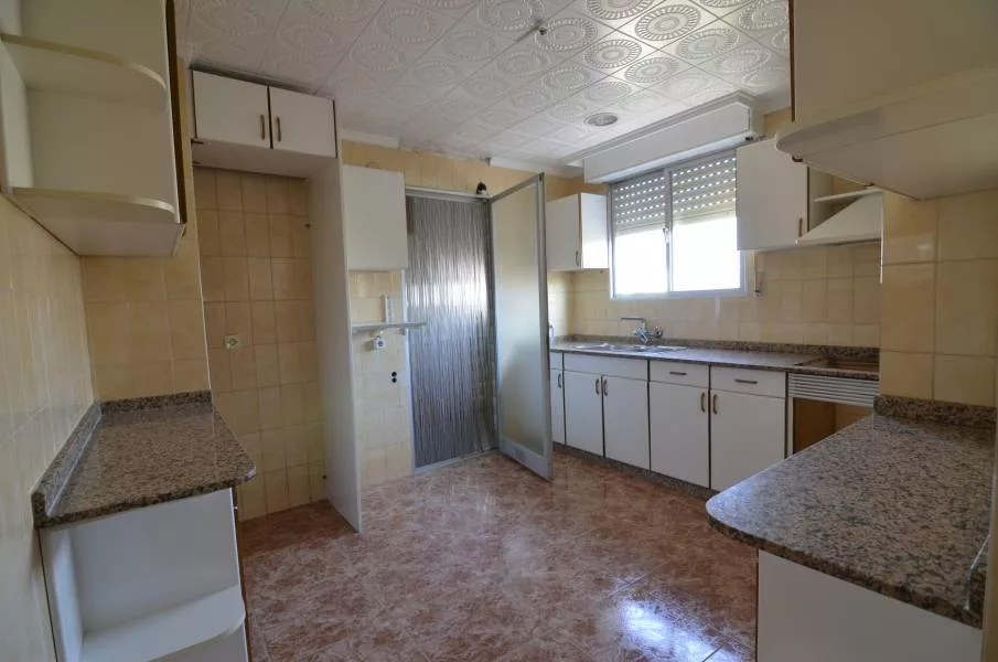Apartment · 3 bed · 2 baths · 87 m² · Petrer