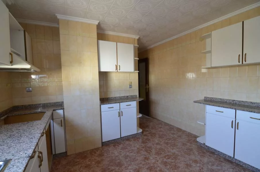 Apartment · 3 bed · 2 baths · 87 m² · Petrer — Photo 2 of 14