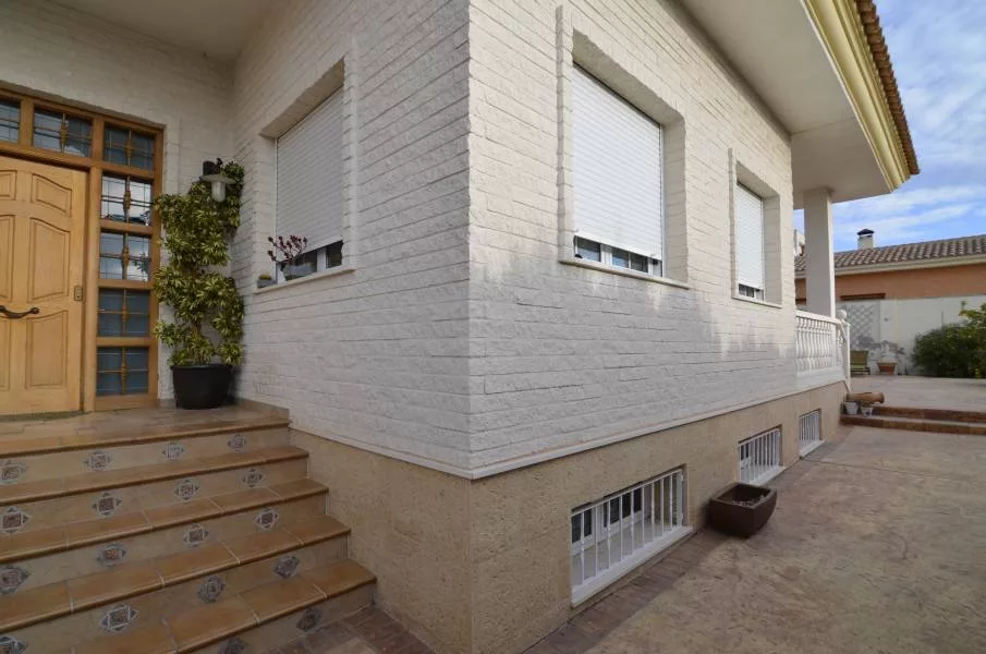 Villa · 4 bed · 3 baths · 419 m² · Petrer — Photo 3 of 20