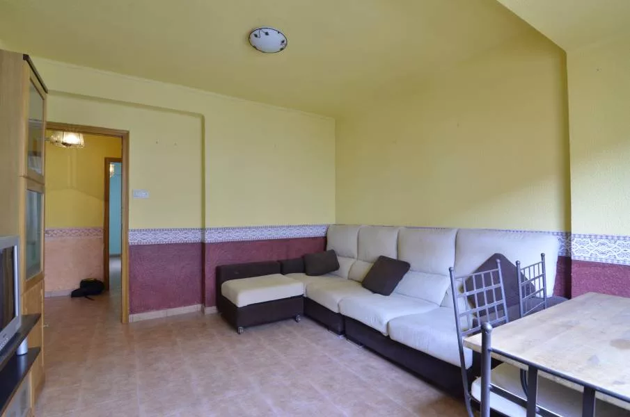 Apartment · 4 bed · 1 bath · 90 m² · Elda — Photo 2 of 13