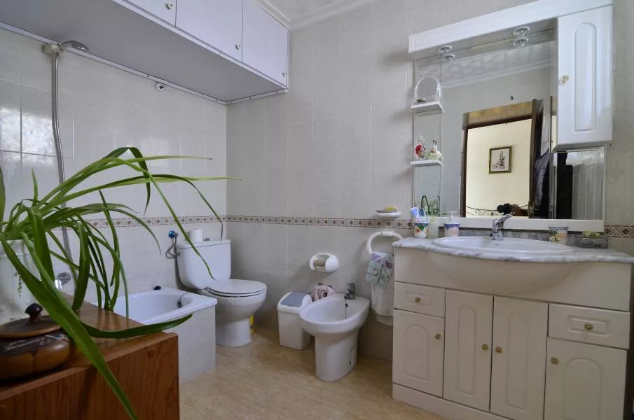 Country house · 4 bed · 2 baths · 200 m² · Elda — Photo 4 of 17