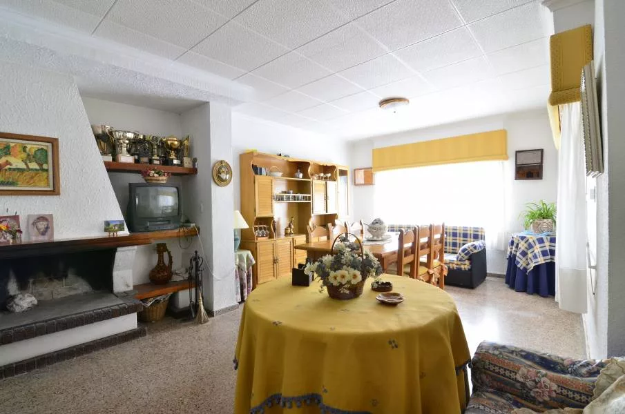 Country house · 4 bed · 2 baths · 200 m² · Elda — Photo 5 of 17