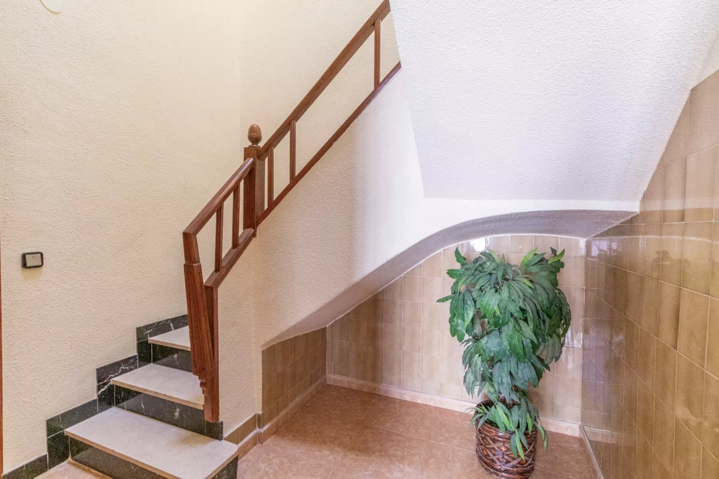 House · 3 bed · 2 baths · 200 m² · Elda — Photo 2 of 19