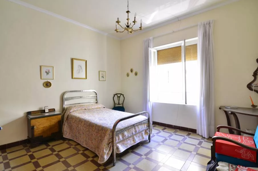 Apartment · 4 bed · 1 bath · 150 m² · Elda