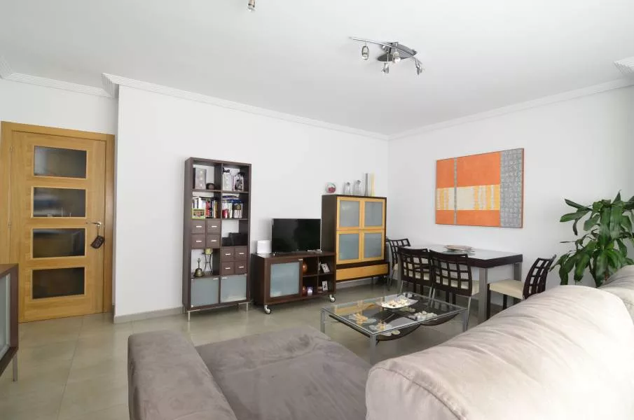 Apartment · 3 bed · 2 baths · 100 m² · Elda — Photo 2 of 14
