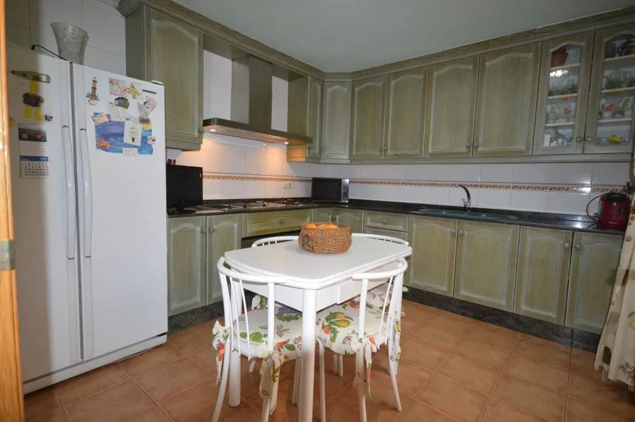 Bungalow · 3 bed · 2 baths · 180 m² · Petrer — Photo 3 of 12