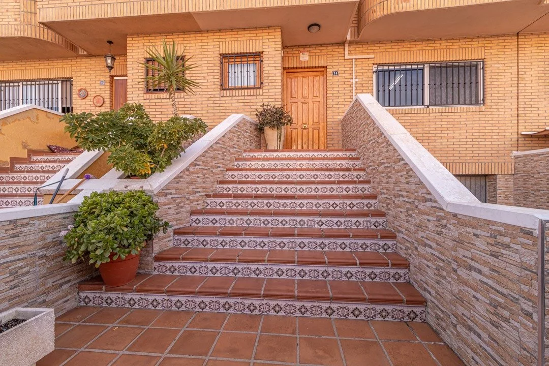 Bungalow · 4 bed · 2 baths · 140 m² · Petrer