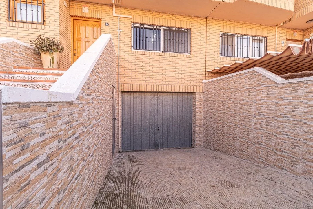 Bungalow · 4 bed · 2 baths · 140 m² · Petrer — Photo 2 of 20