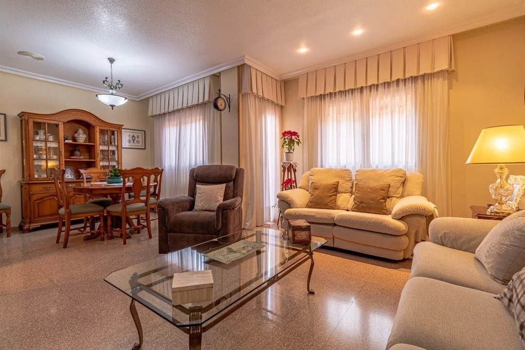 Bungalow · 4 bed · 2 baths · 140 m² · Petrer — Photo 3 of 20