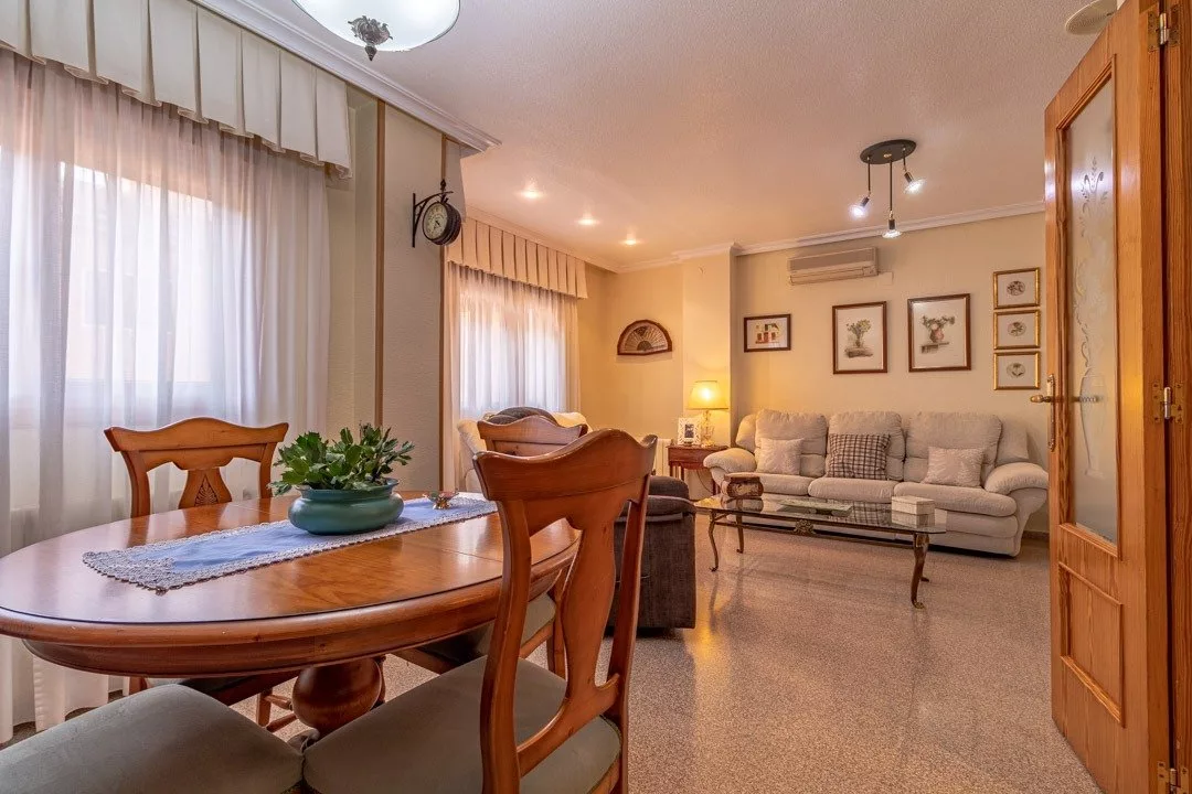 Bungalow · 4 bed · 2 baths · 140 m² · Petrer — Photo 5 of 20