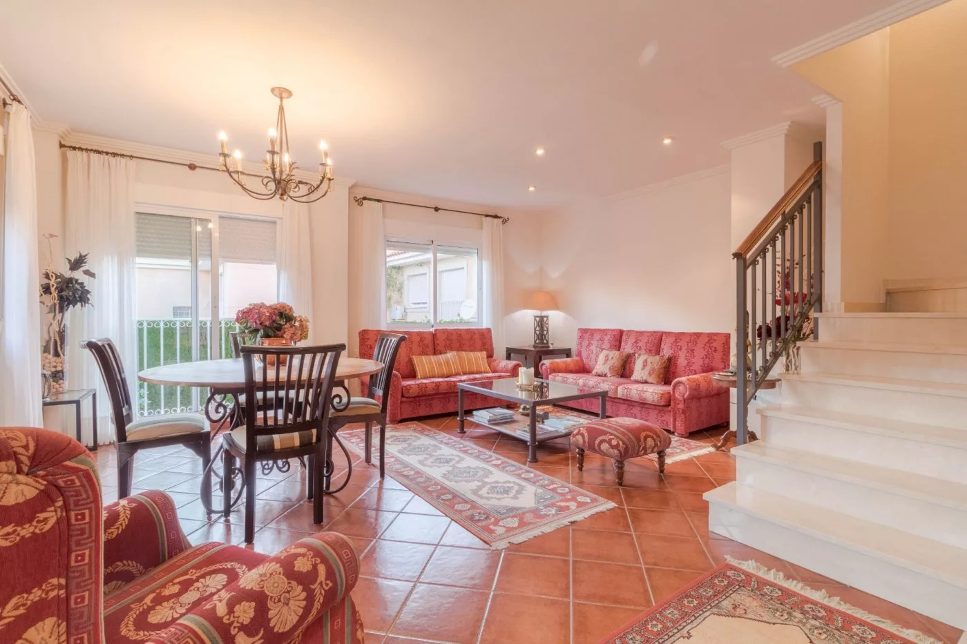 Bungalow · 3 bed · 3 baths · 210 m² · Petrer — Photo 2 of 25